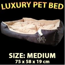 Deluxe Pet Bed - Medium (75 x 58 x 19cm)